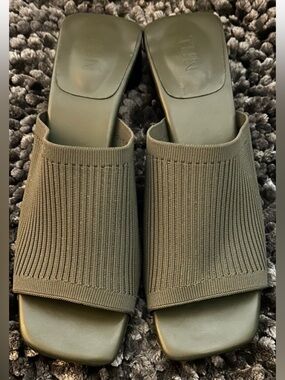 TIJN Knit Slide Slip On Sandals in Olive Green Size 10